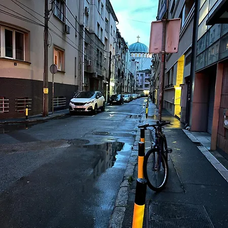аппарат рядом с храмом святого саввы Apartment Belgrade