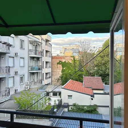 аппарат рядом с храмом святого саввы Apartment Belgrade